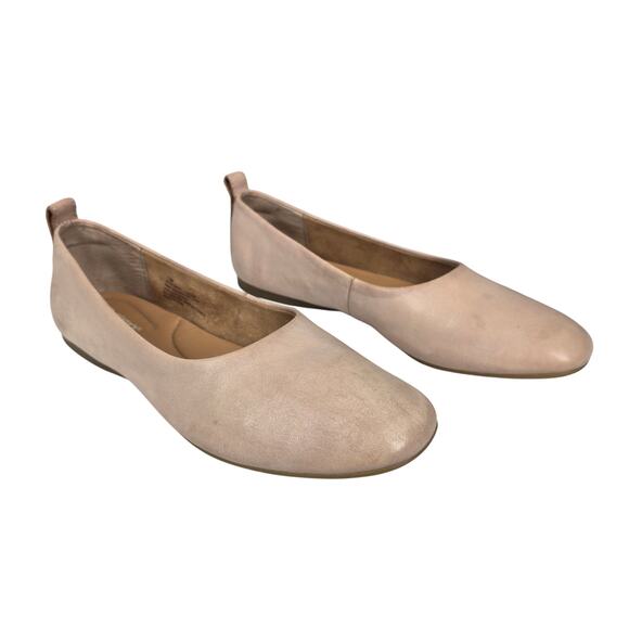 Born Shoes - BORN WOMEN'S BECA BEIGE LEATHER SLIP‑ON CASUAL FLATS – SIZE 7.5M – ROUND TOE